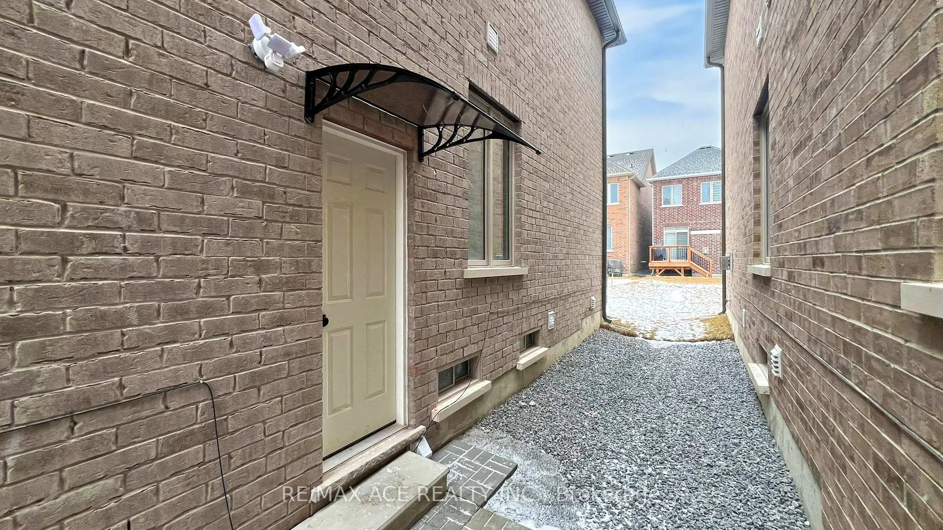 Photo 27 of Unit Bsmt, 38 Deer Ridge Crescent, Whitby, Rural Whitby — HOMEH