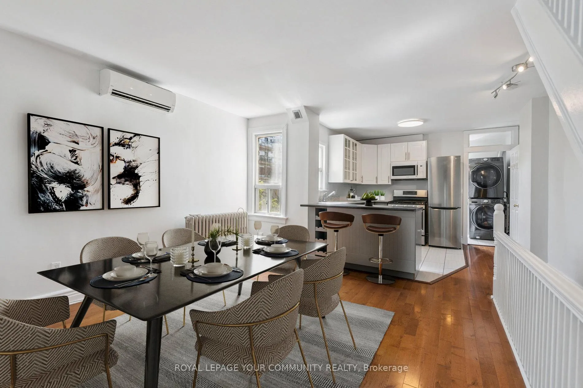 Photo 5 of Unit Unit 2, 10 Coxwell Avenue, Toronto, Greenwood-Coxwell — HOMEH