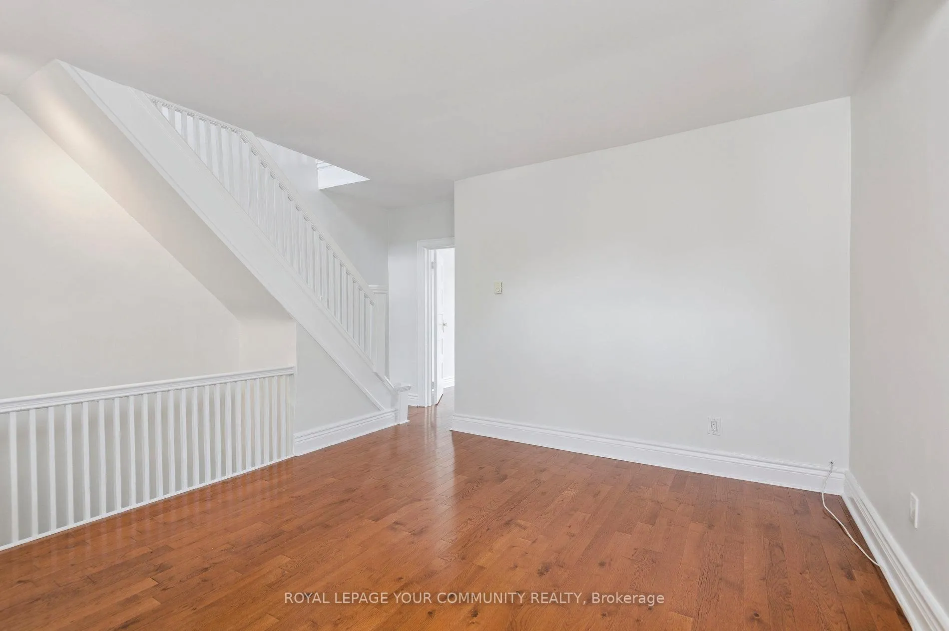 Photo 10 of Unit Unit 2, 10 Coxwell Avenue, Toronto, Greenwood-Coxwell — HOMEH