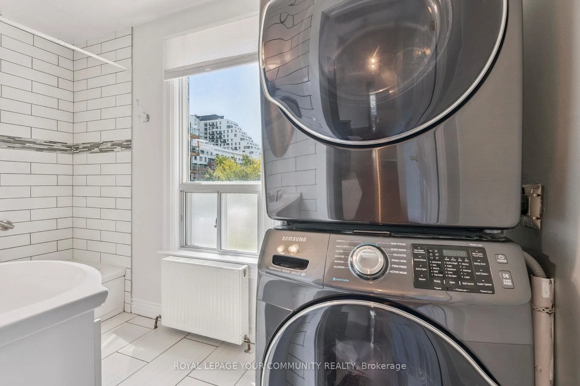 Photo 13 of Unit Unit 2, 10 Coxwell Avenue, Toronto, Greenwood-Coxwell — HOMEH