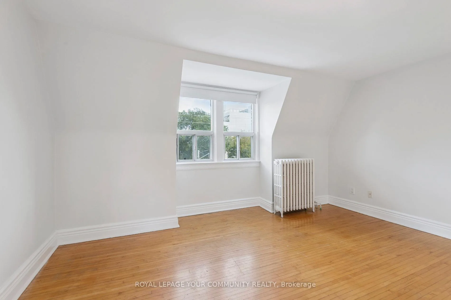 Photo 26 of Unit Unit 2, 10 Coxwell Avenue, Toronto, Greenwood-Coxwell — HOMEH