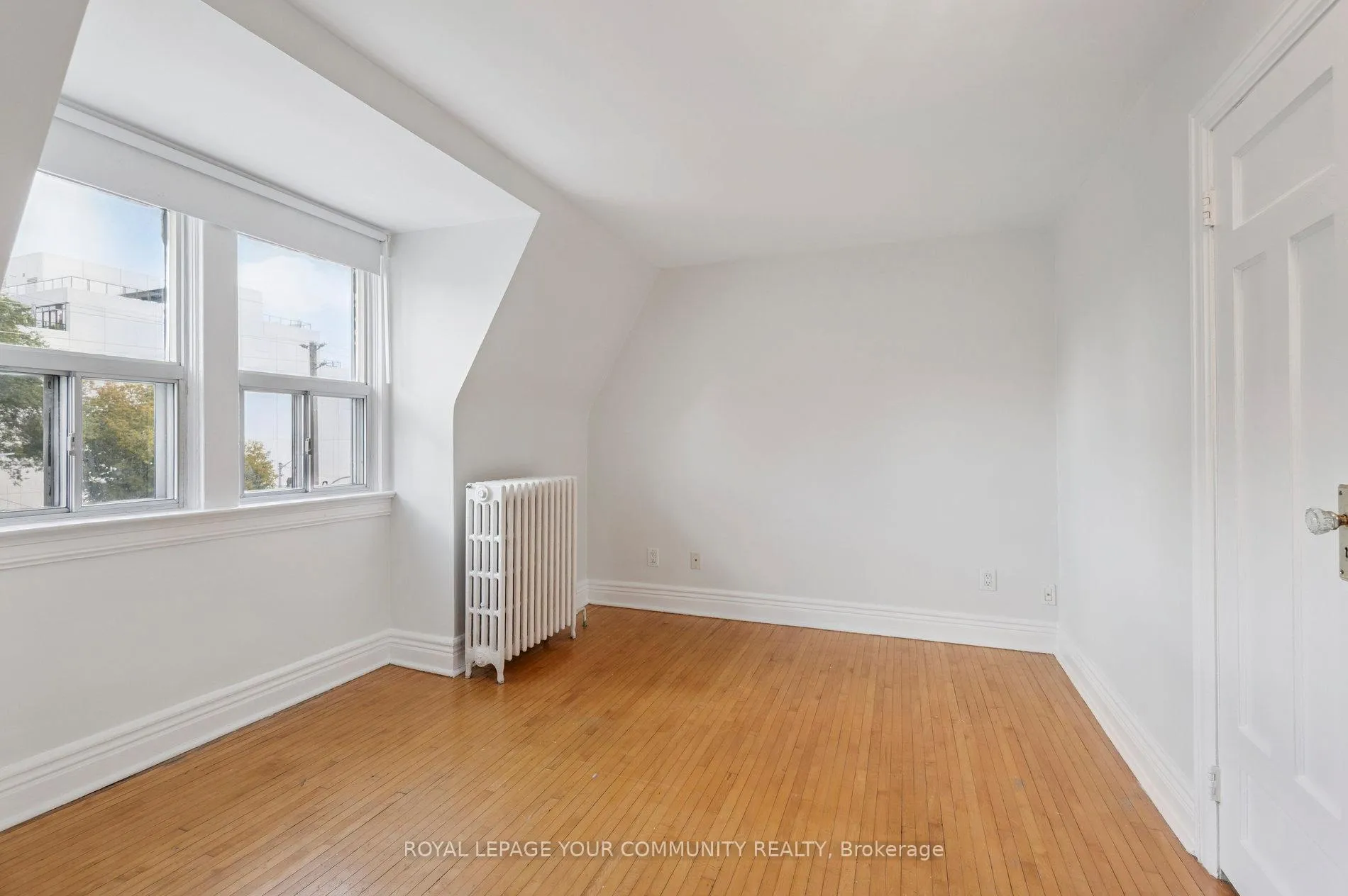 Photo 27 of Unit Unit 2, 10 Coxwell Avenue, Toronto, Greenwood-Coxwell — HOMEH