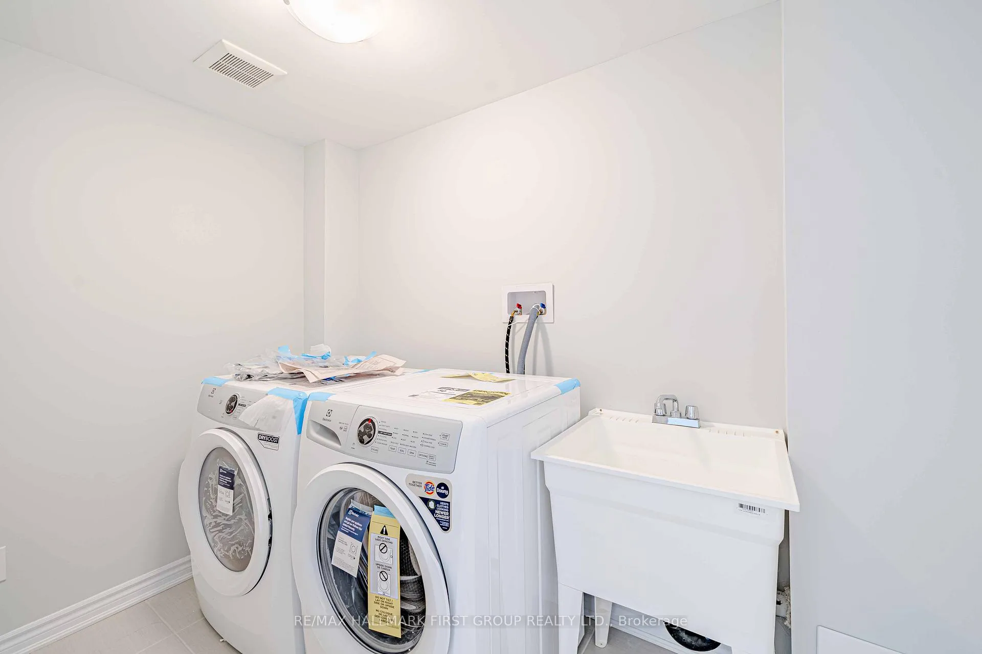 Photo 12 of 1220 Greentree Path, Oshawa, Kedron — HOMEH