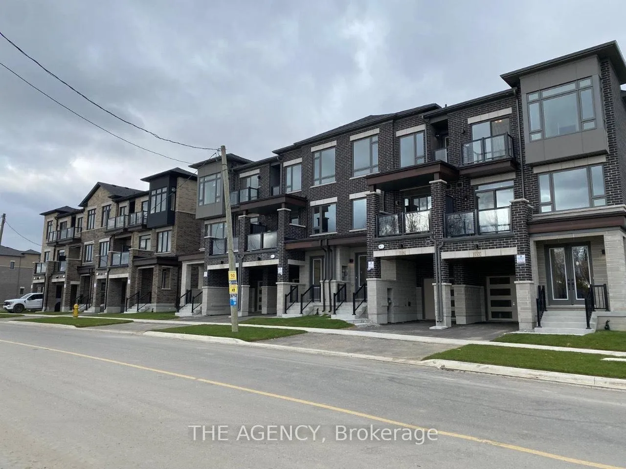 Photo 2 of 106 Thule Street, Vaughan, Vellore Village — HOMEH
