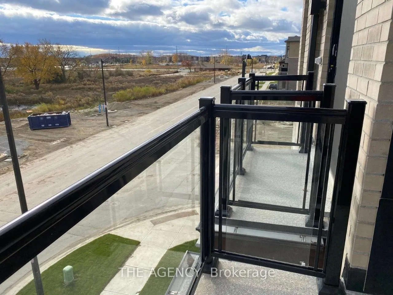 Photo 9 of 106 Thule Street, Vaughan, Vellore Village — HOMEH