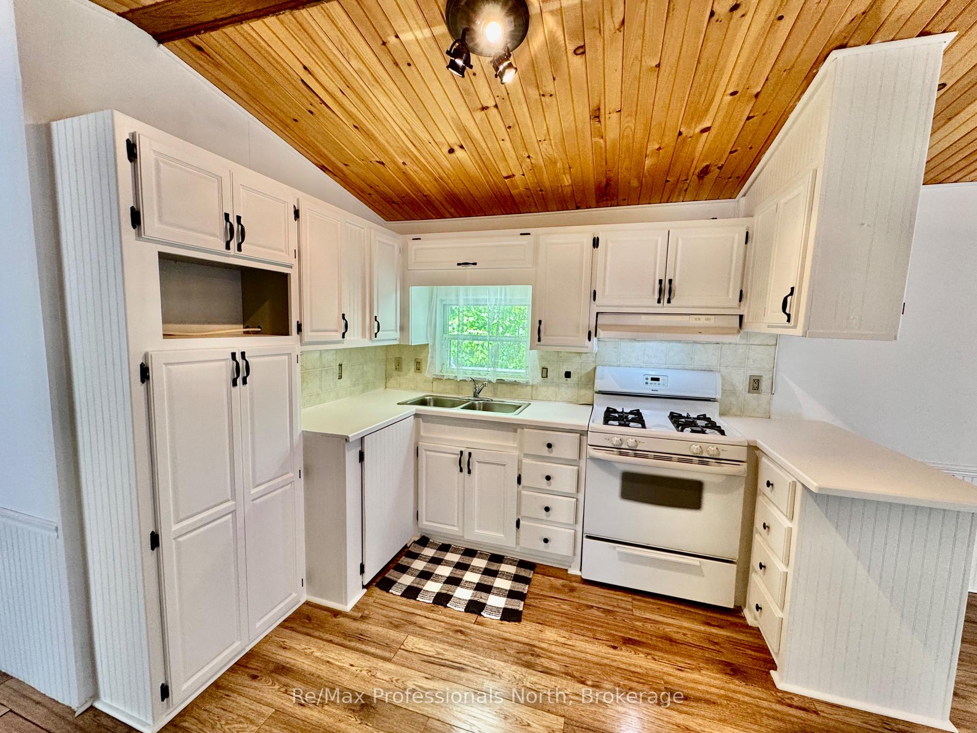 Photo 12 of Unit 86, 1007 Racoon Road, Gravenhurst, Morrison — HOMEH