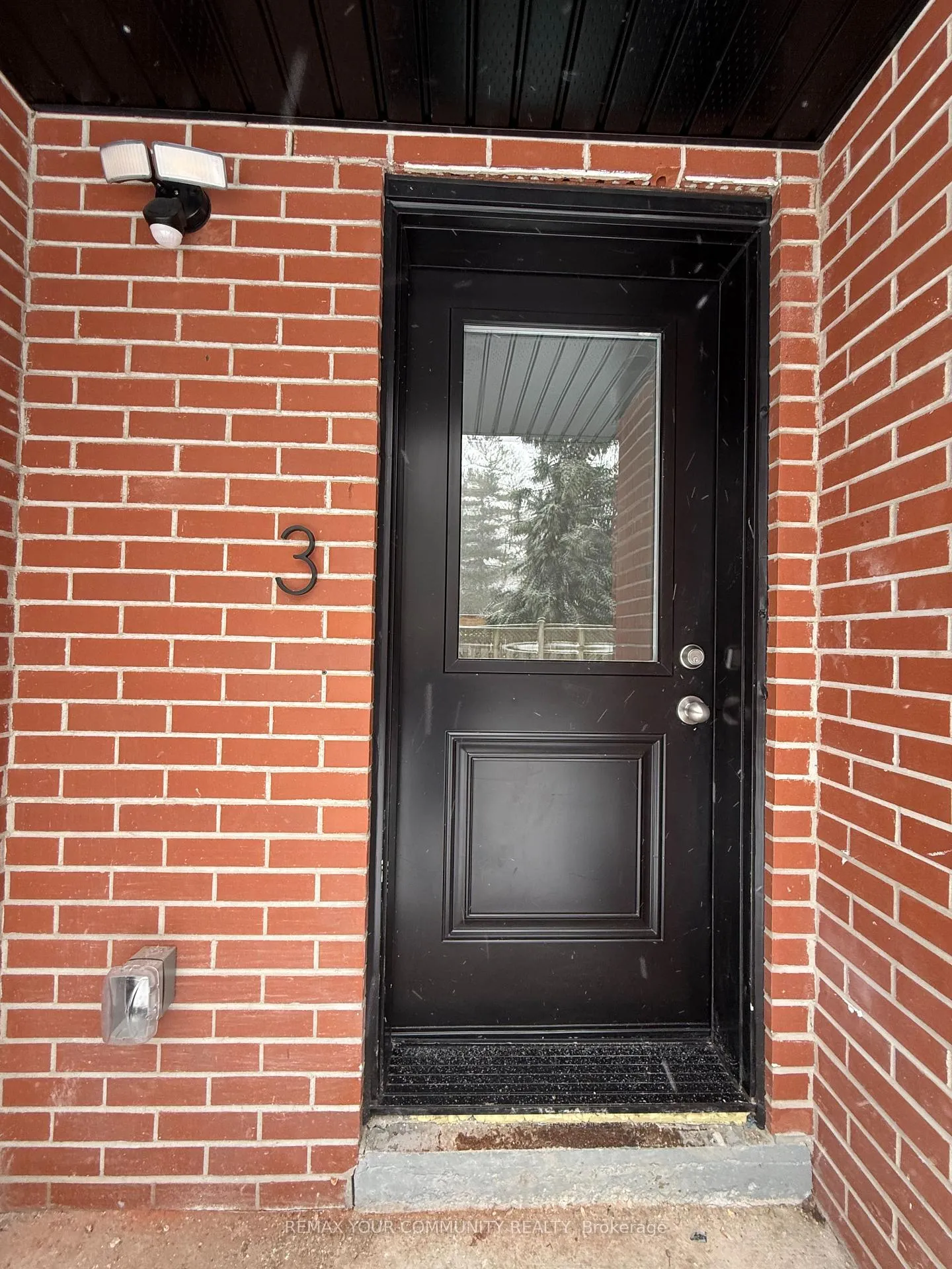 Photo 6 of Unit 3, 88 Spruce Street, Aurora, Aurora Village — HOMEH