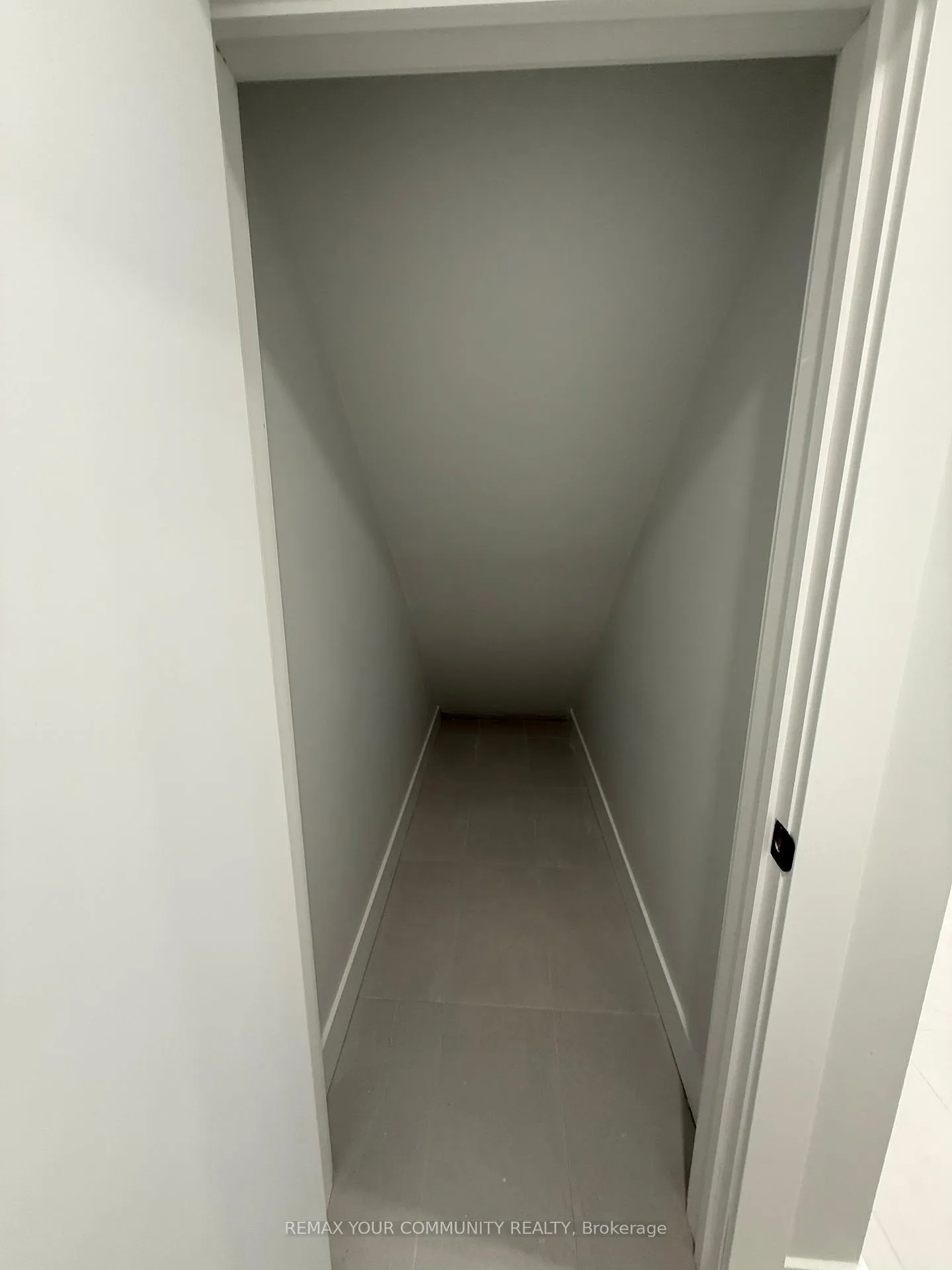 Photo 10 of Unit 3, 88 Spruce Street, Aurora, Aurora Village — HOMEH