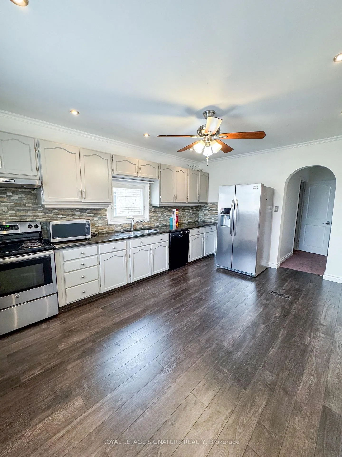 Photo 8 of Unit Upper, 133 Cavell Avenue, Hamilton, Crown Point — HOMEH