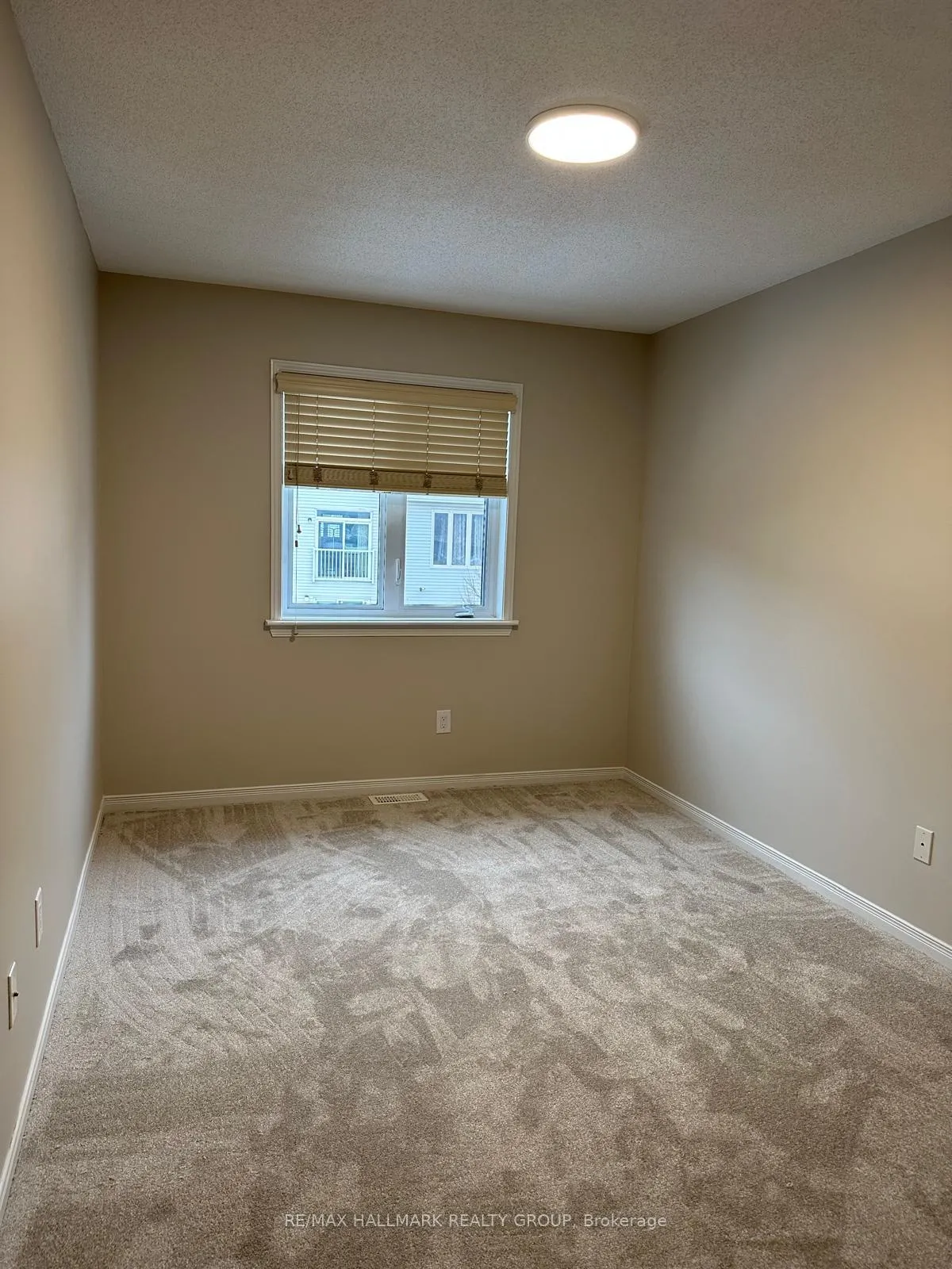 Photo 10 of 252 Badgeley Avenue, Ottawa, Kanata - Kanata Lakes/Heritage Hills — HOMEH