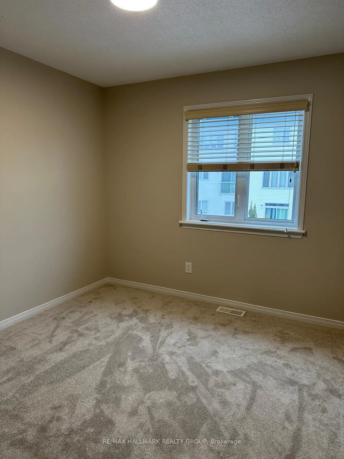 Photo 12 of 252 Badgeley Avenue, Ottawa, Kanata - Kanata Lakes/Heritage Hills — HOMEH