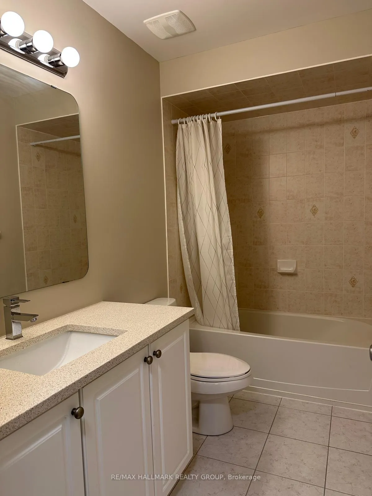 Photo 15 of 252 Badgeley Avenue, Ottawa, Kanata - Kanata Lakes/Heritage Hills — HOMEH