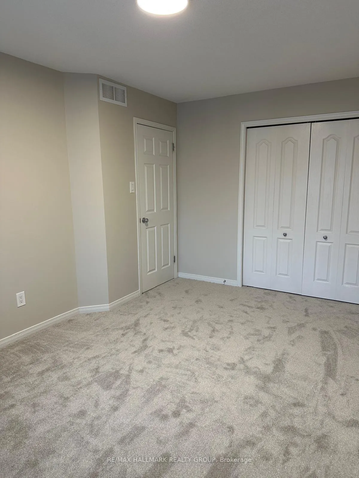Photo 18 of 252 Badgeley Avenue, Ottawa, Kanata - Kanata Lakes/Heritage Hills — HOMEH