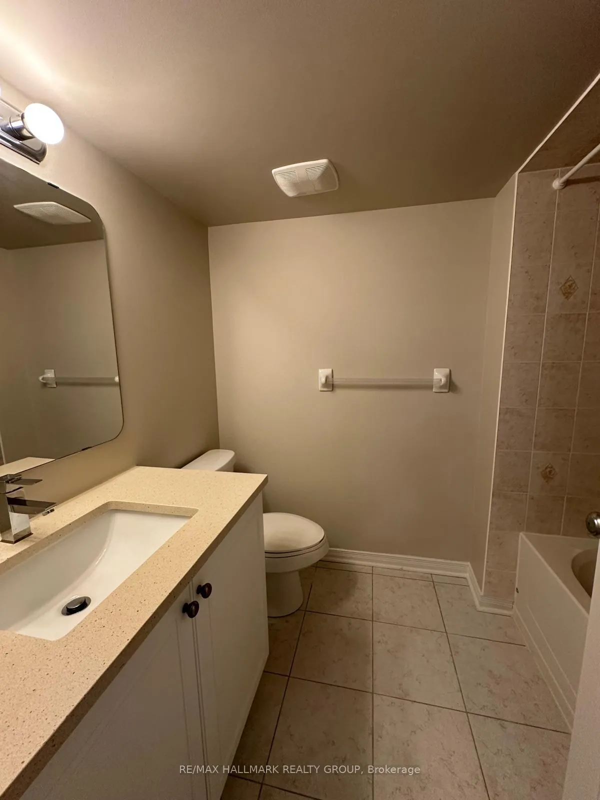 Photo 21 of 252 Badgeley Avenue, Ottawa, Kanata - Kanata Lakes/Heritage Hills — HOMEH