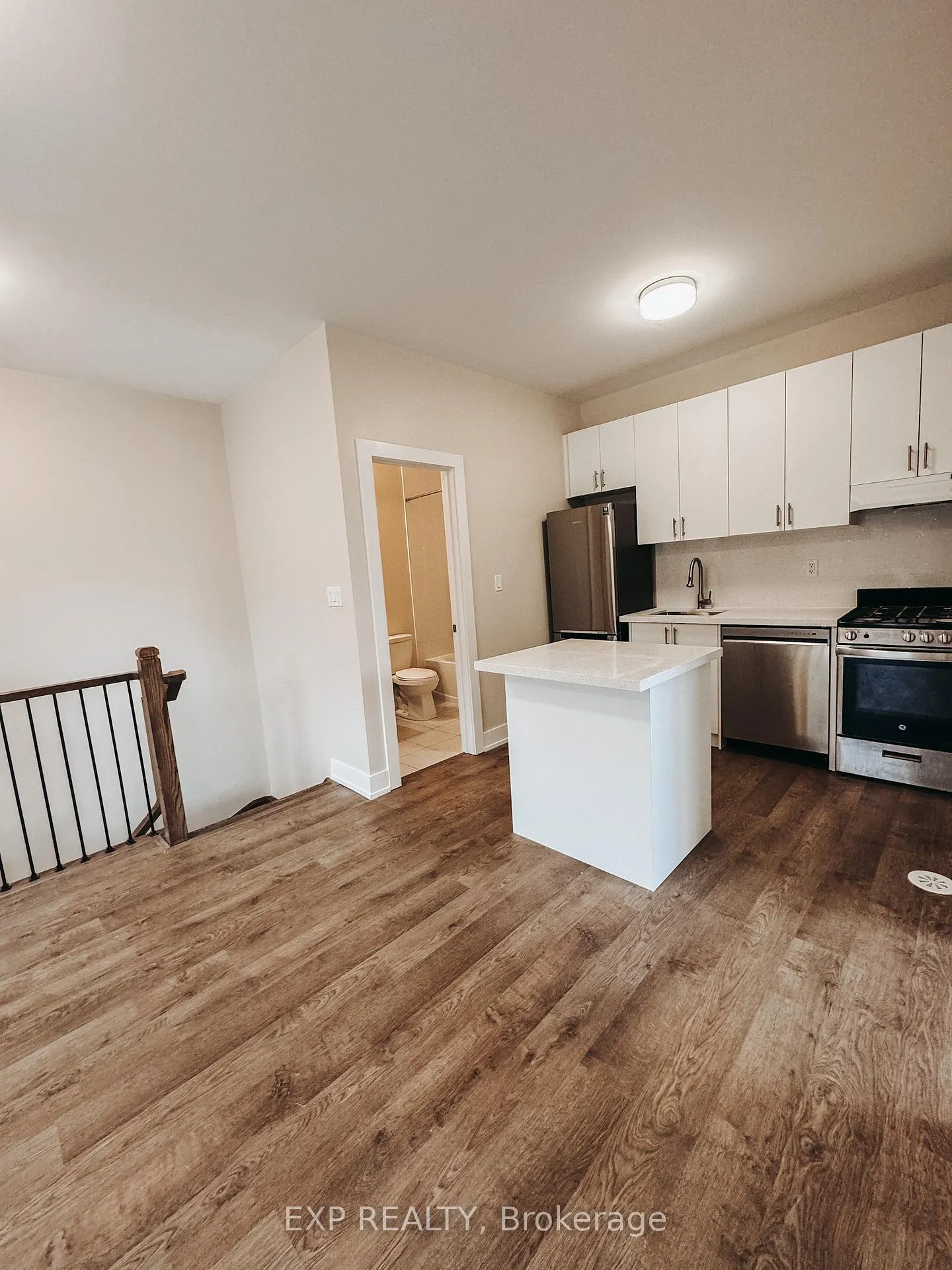 Photo 1 of Unit Coach, 7 Sam Priestley Avenue, Markham, Cornell — HOMEH