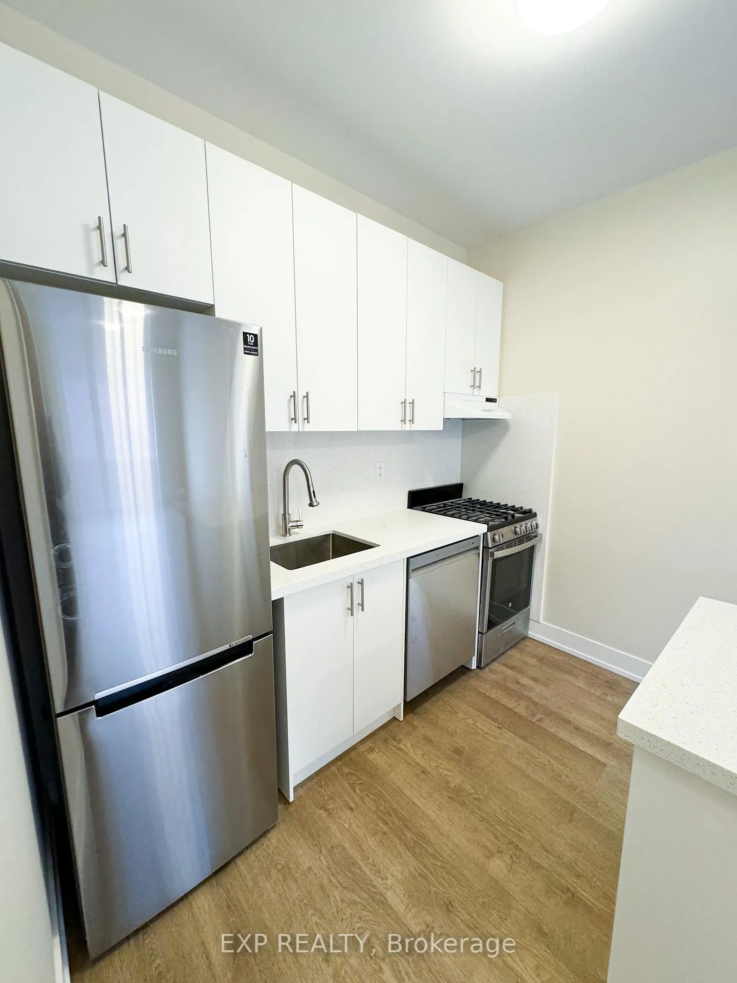 Photo 2 of Unit Coach, 7 Sam Priestley Avenue, Markham, Cornell — HOMEH
