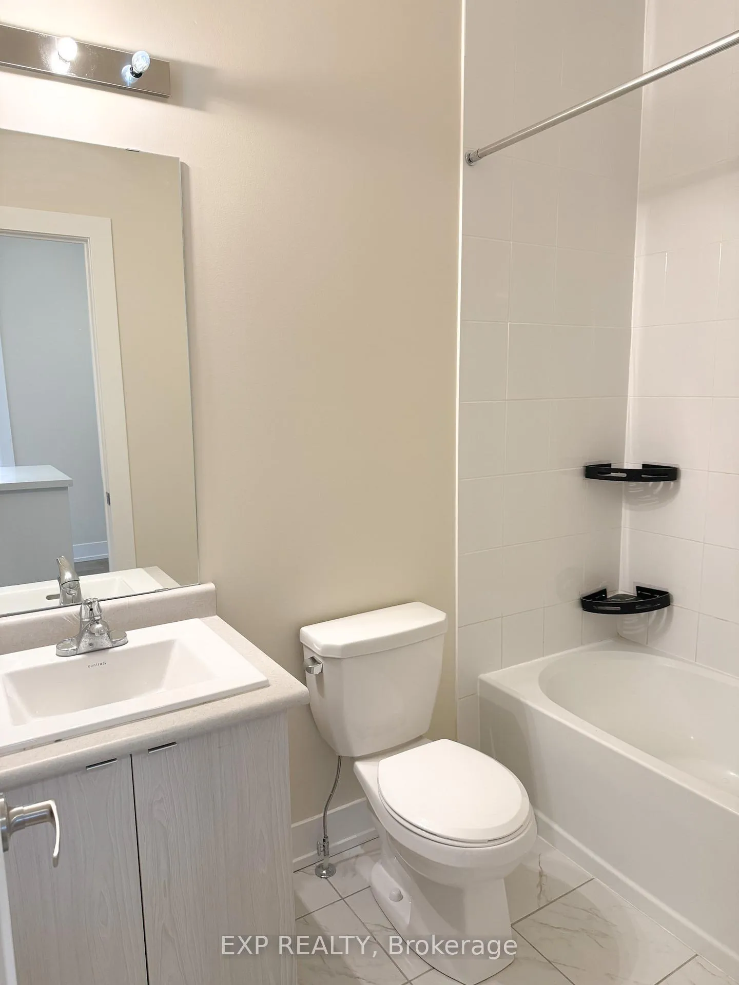 Photo 5 of Unit Coach, 7 Sam Priestley Avenue, Markham, Cornell — HOMEH