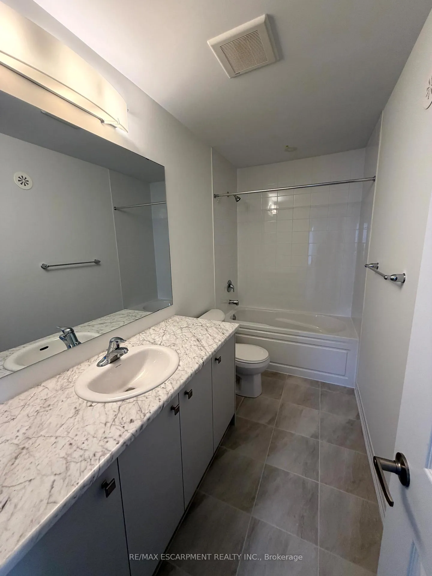 Photo 19 of 66 Pogie Drive, Welland, Dain City — HOMEH