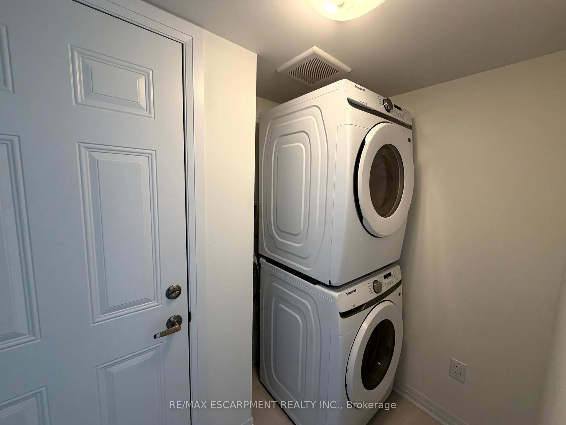 Photo 21 of 66 Pogie Drive, Welland, Dain City — HOMEH