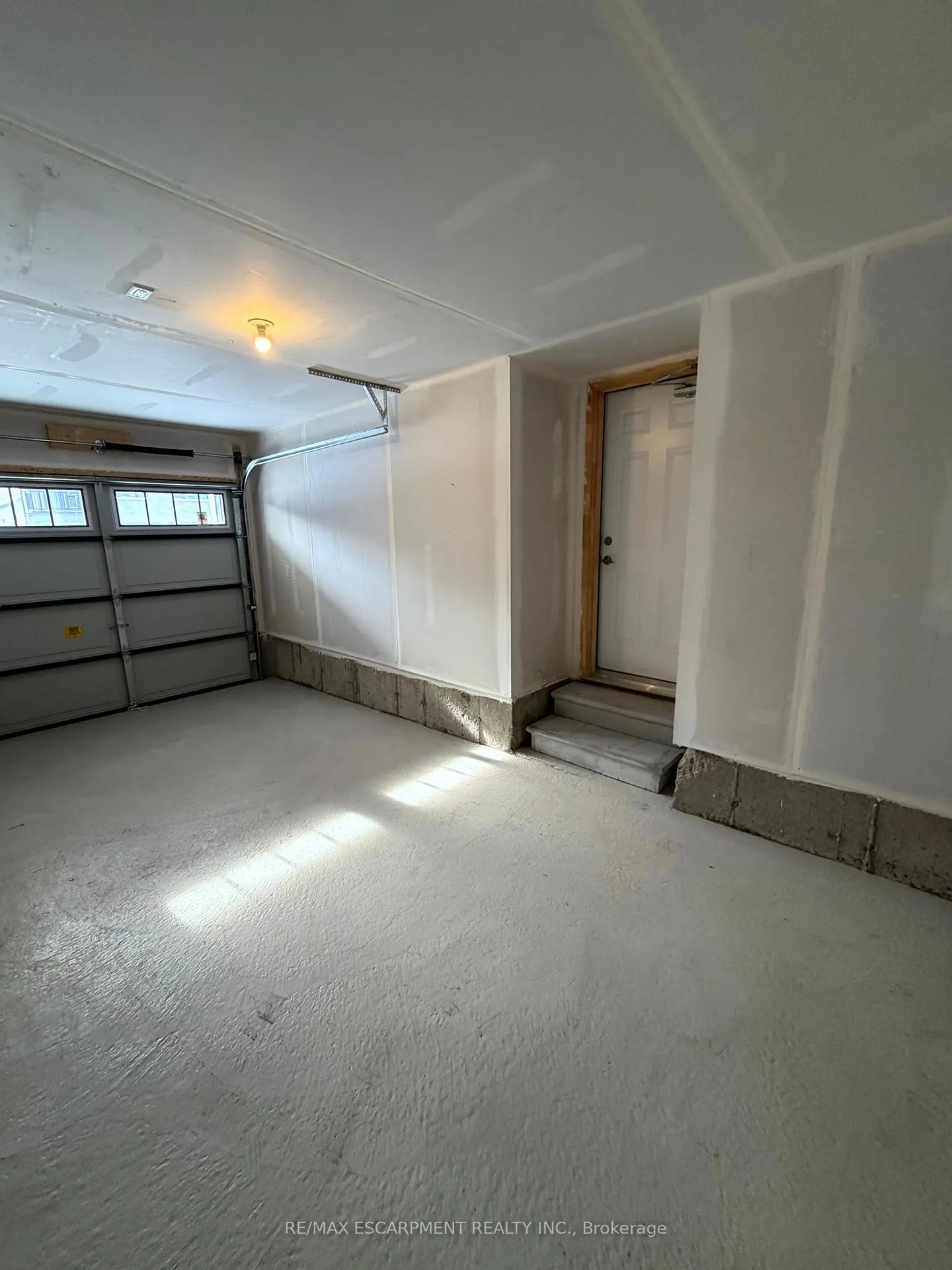 Photo 23 of 66 Pogie Drive, Welland, Dain City — HOMEH