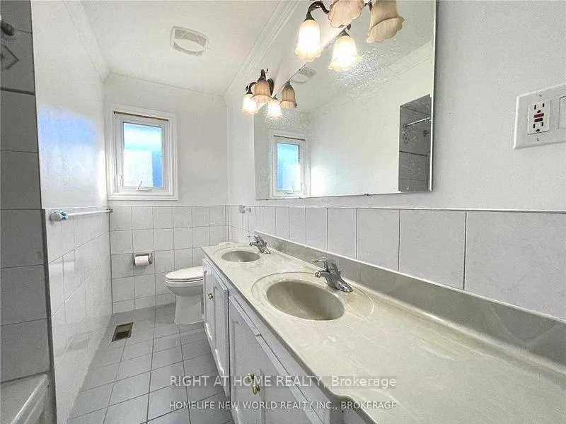 Photo 8 of 28 Jonquil Crescent, Markham, Bullock — HOMEH