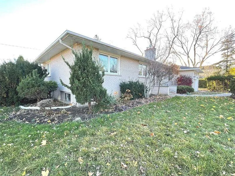 Photo 12 of 28 Jonquil Crescent, Markham, Bullock — HOMEH