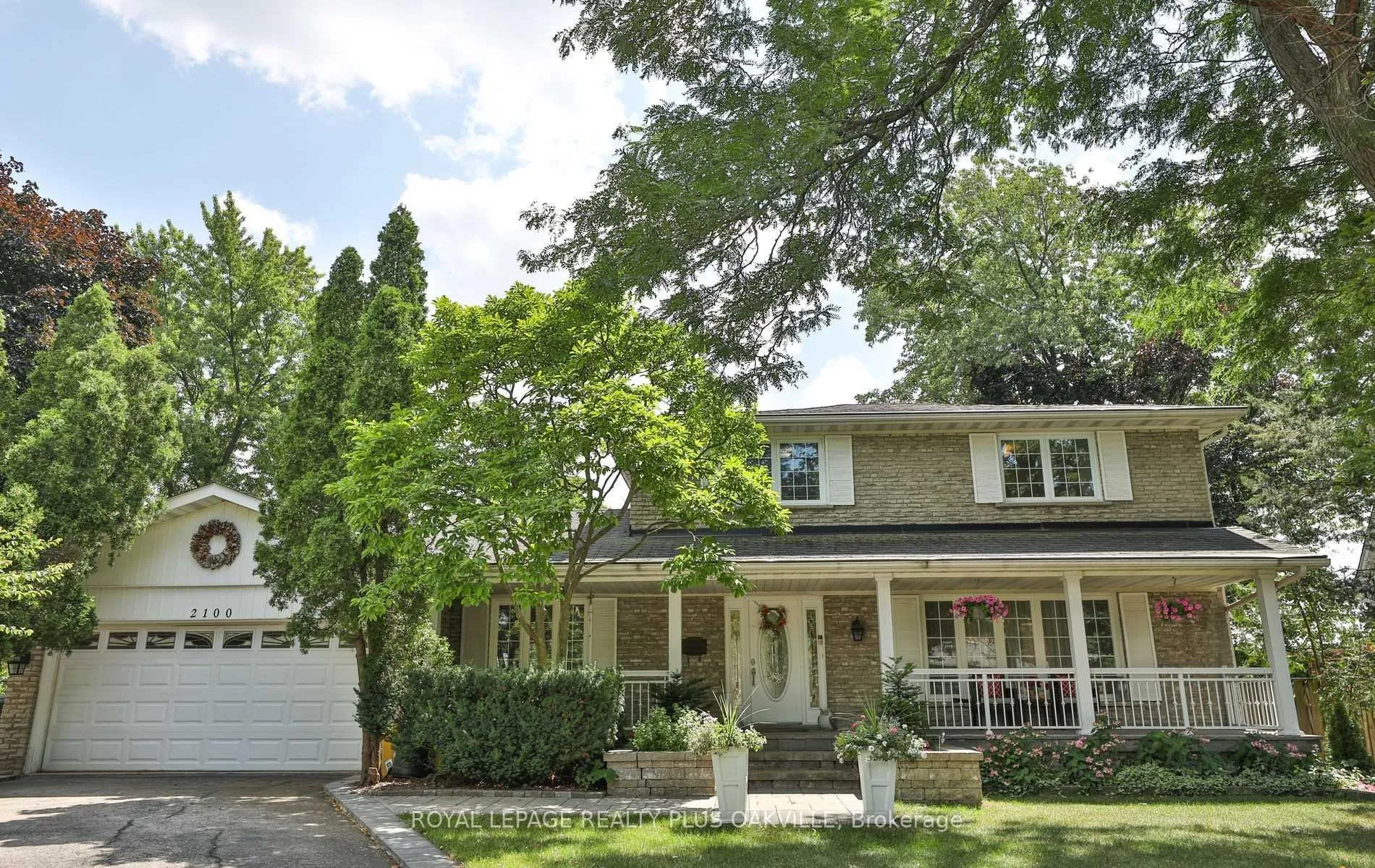 Front of 2100 Waycross Crescent