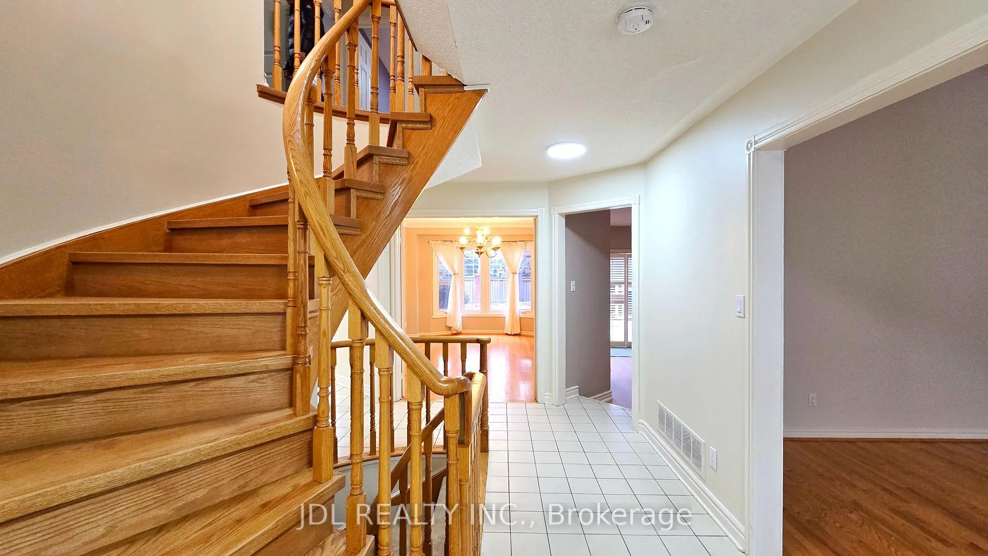 Photo 5 of 23 Barlow Road, Markham, Unionville — HOMEH