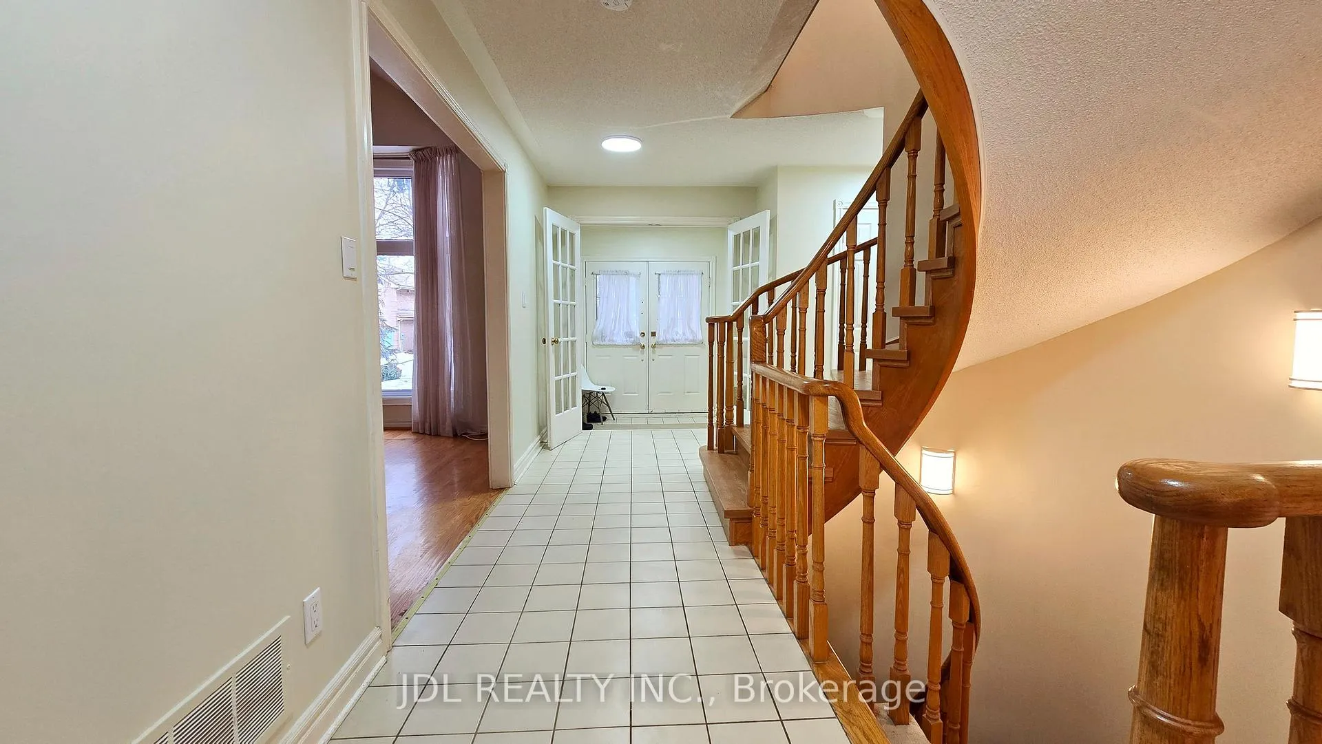 Photo 6 of 23 Barlow Road, Markham, Unionville — HOMEH
