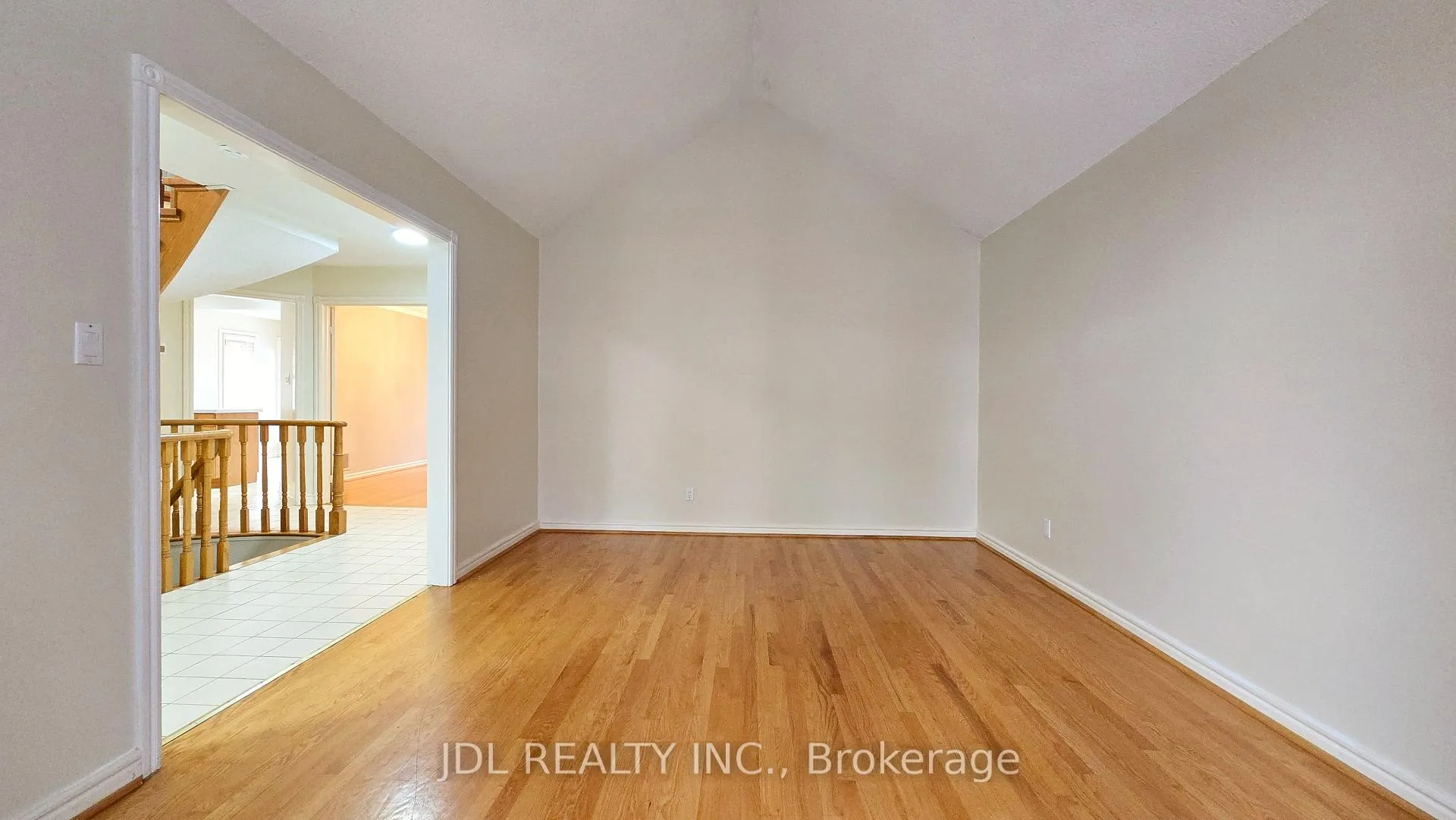 Photo 8 of 23 Barlow Road, Markham, Unionville — HOMEH