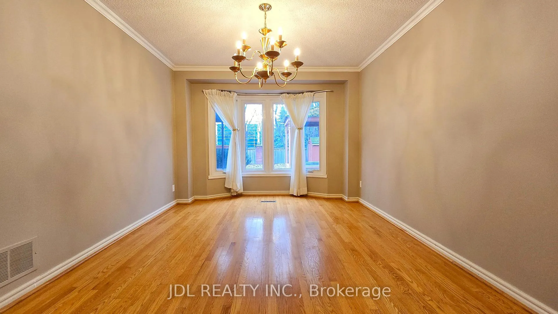 Photo 9 of 23 Barlow Road, Markham, Unionville — HOMEH