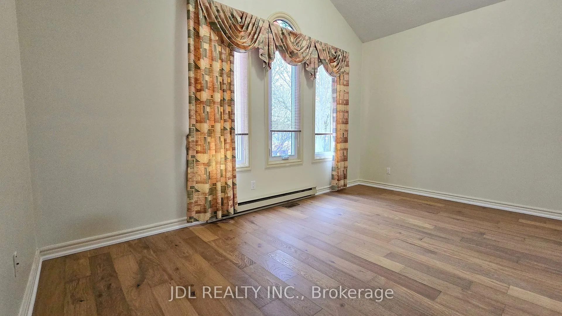 Photo 16 of 23 Barlow Road, Markham, Unionville — HOMEH