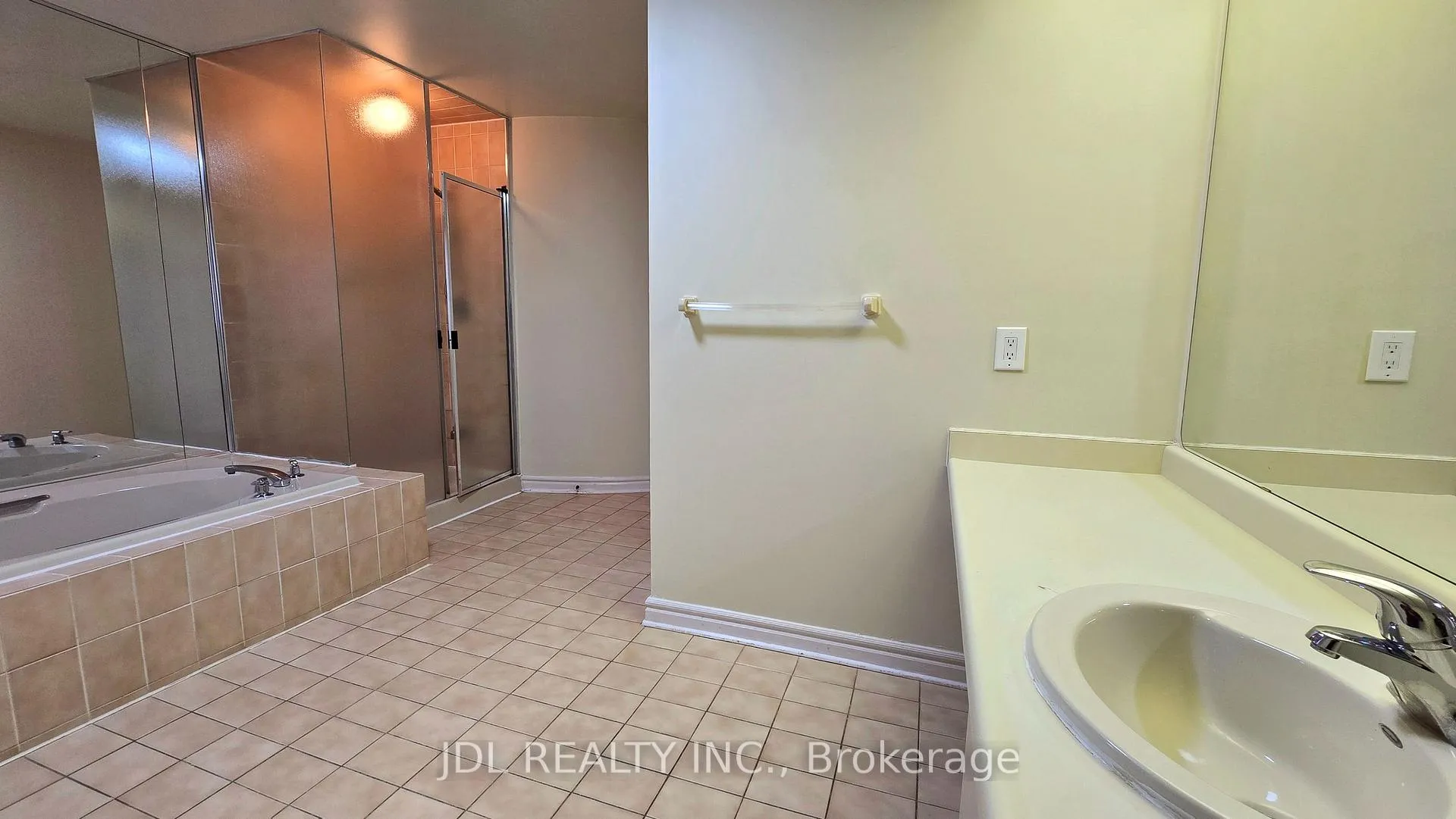 Photo 20 of 23 Barlow Road, Markham, Unionville — HOMEH