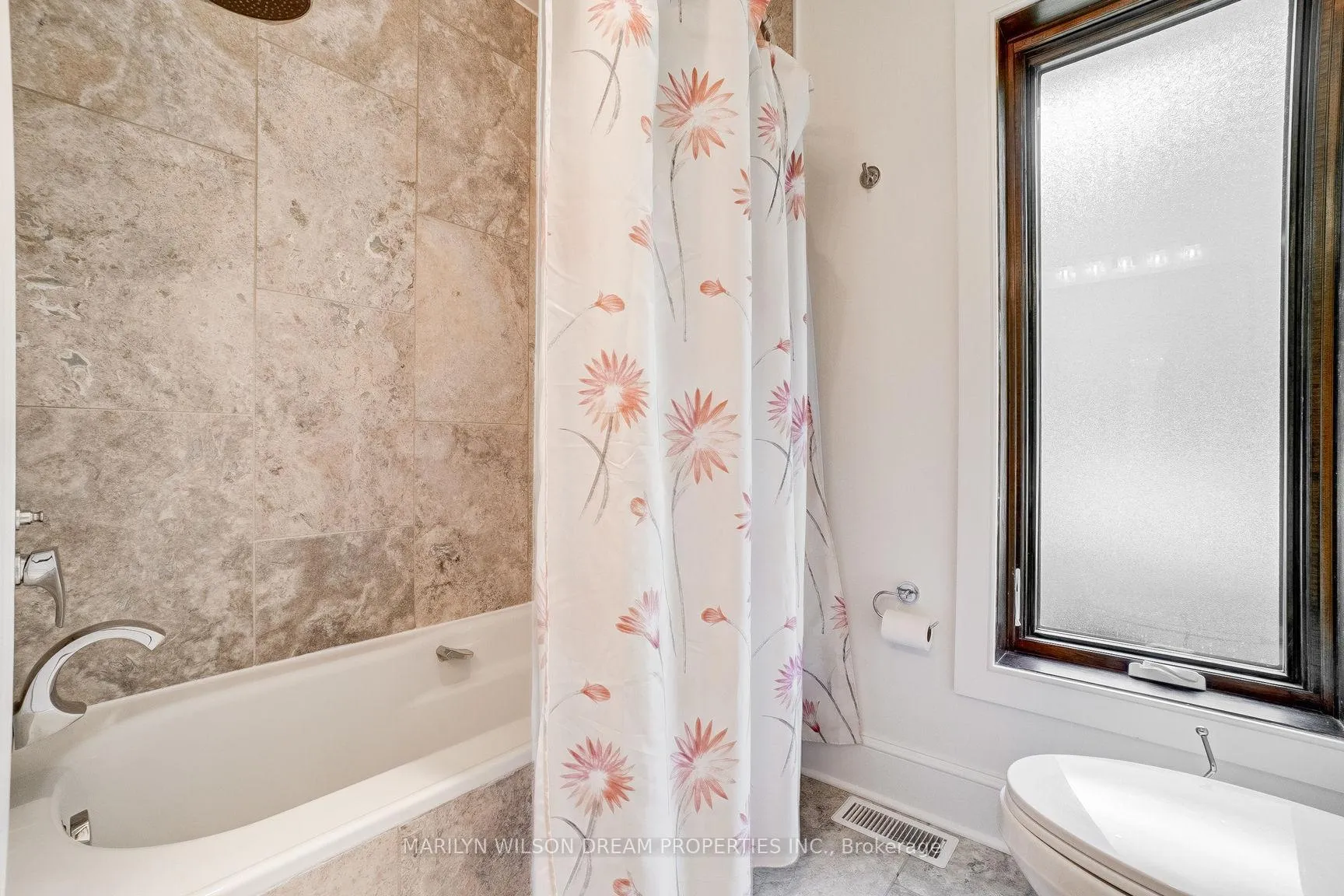Photo 27 of 40 Pond Street, Ottawa, Rockcliffe — HOMEH