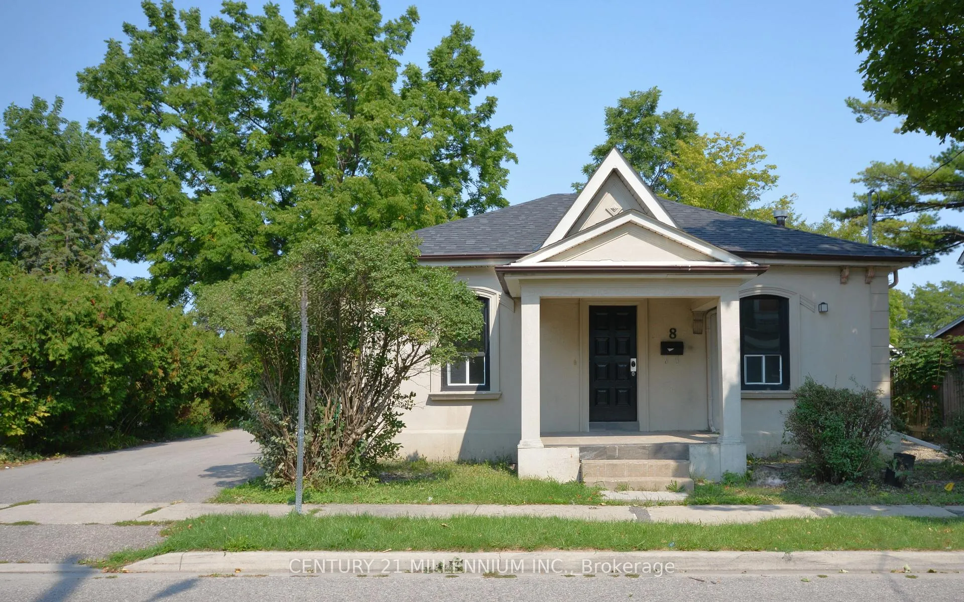Front of 8 West Street