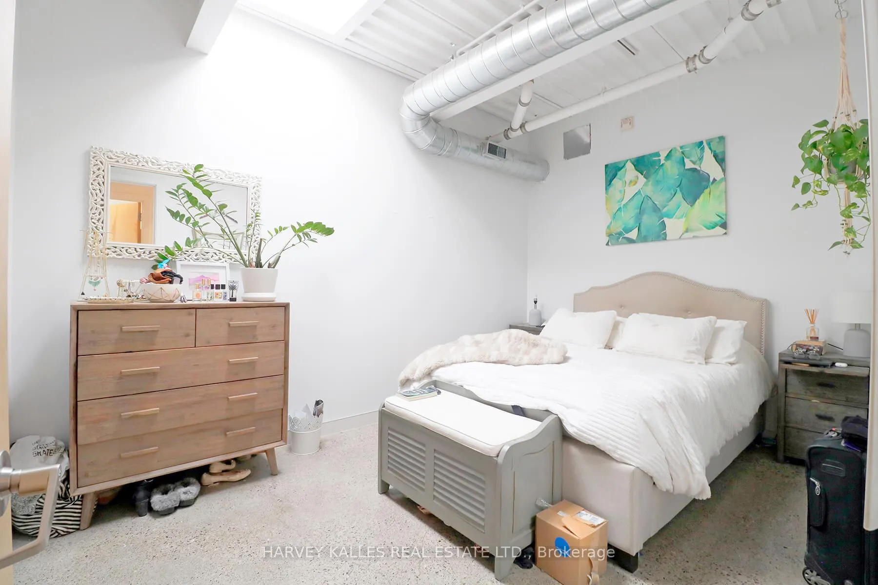 Photo 12 of Unit PH 3B, 214 Bathurst Street, Toronto, Trinity-Bellwoods — HOMEH