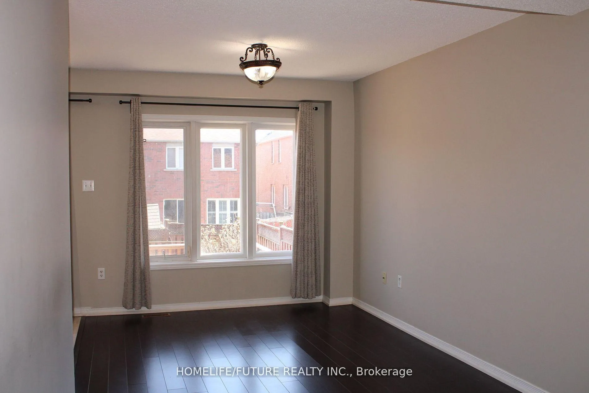 Photo 6 of 33 Tara Crescent, Markham, Cedarwood — HOMEH