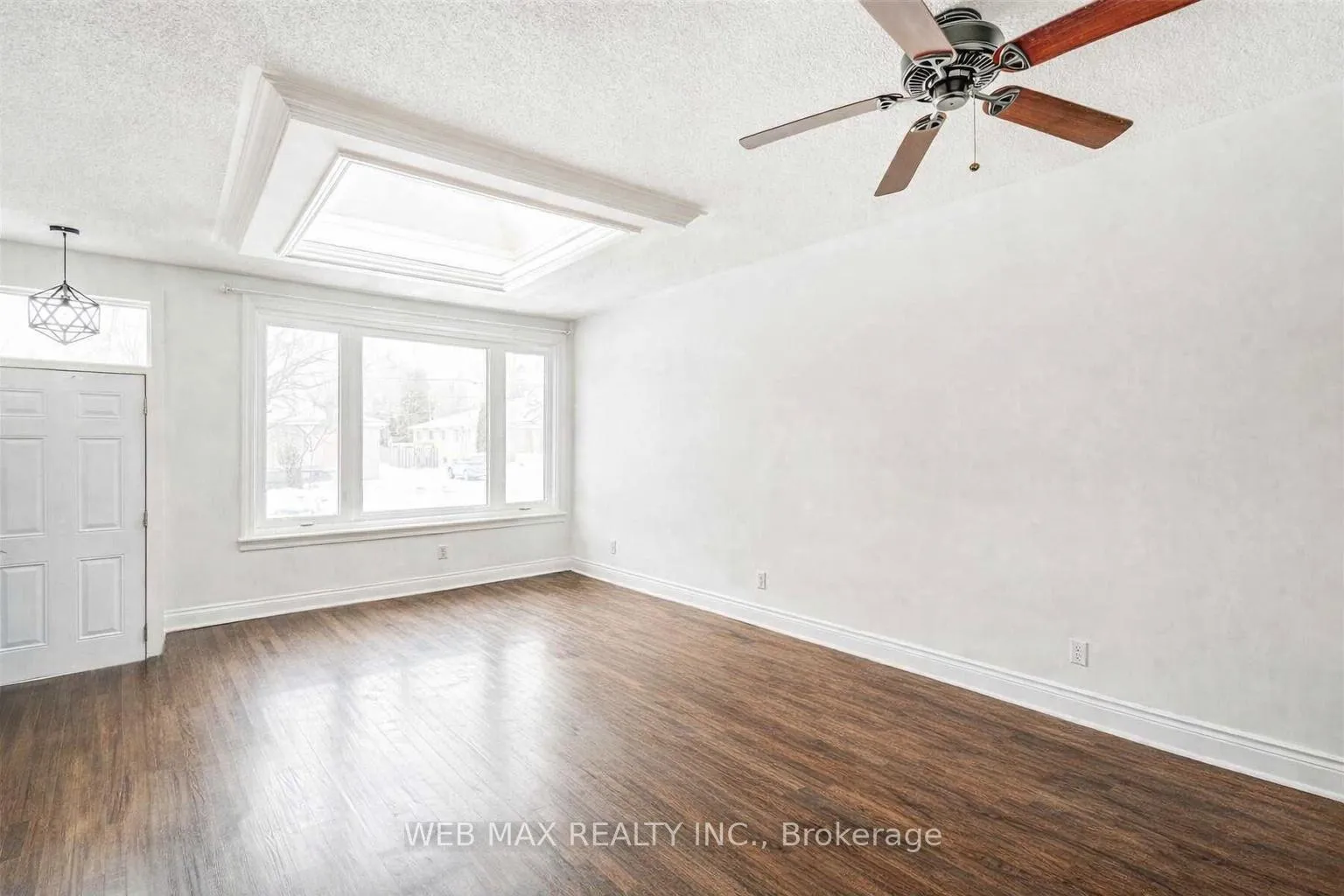 Photo 5 of 46 Davis Road, Aurora, Aurora Highlands — HOMEH