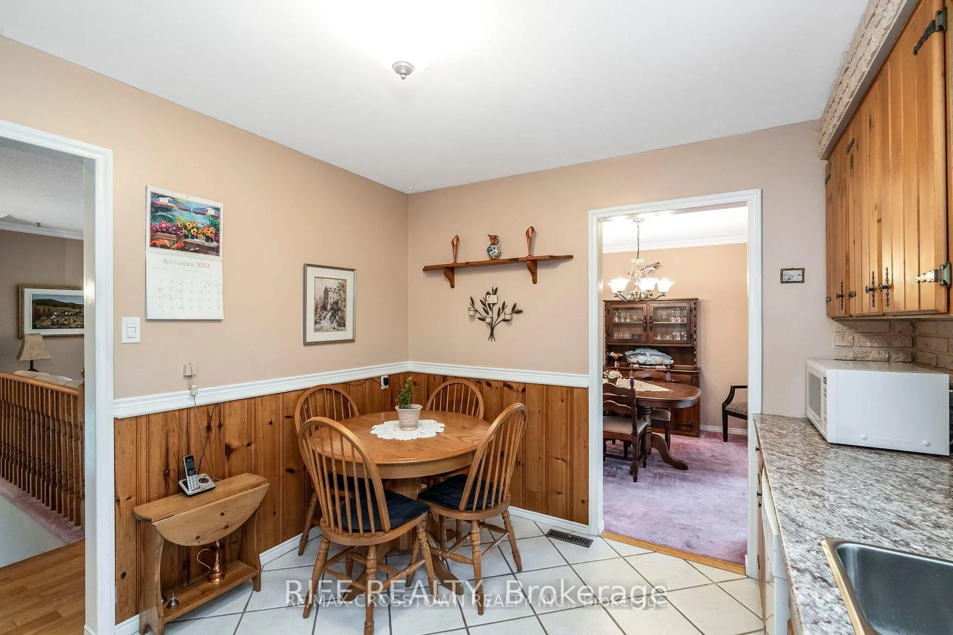 Photo 10 of 27 Janice Drive, Barrie, Sunnidale — HOMEH