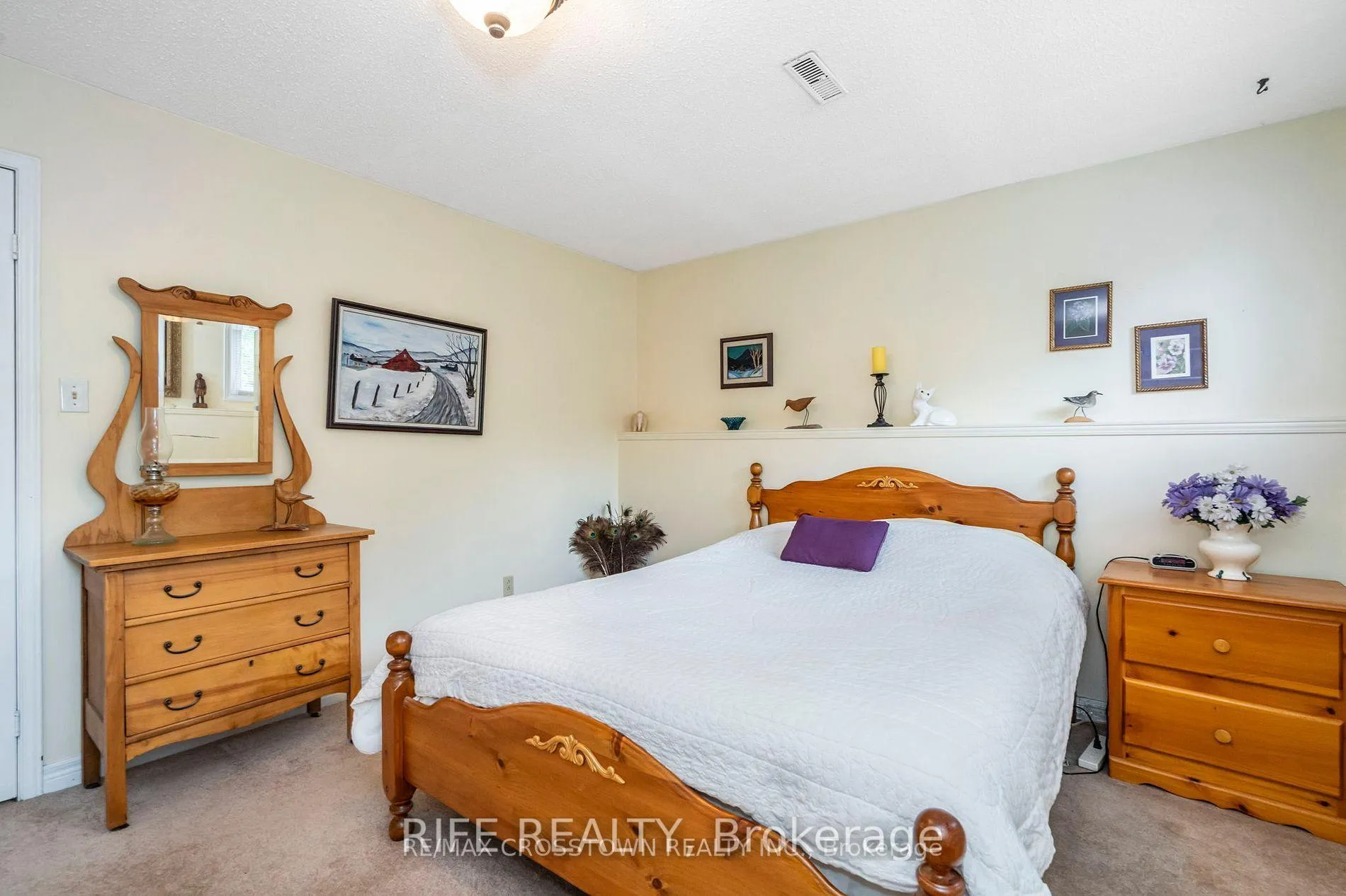 Photo 16 of 27 Janice Drive, Barrie, Sunnidale — HOMEH