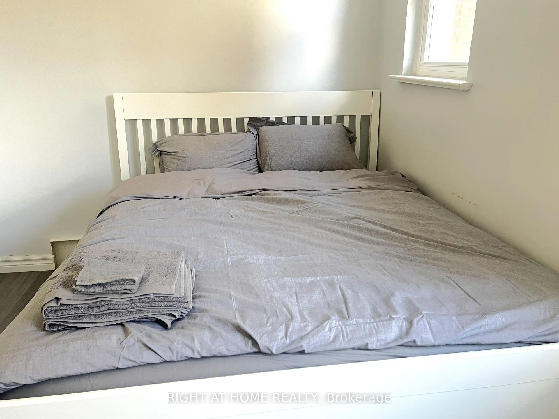 Photo 7 of Unit 1, 31A Frankdale Avenue E, Toronto, Danforth Village-East York — HOMEH