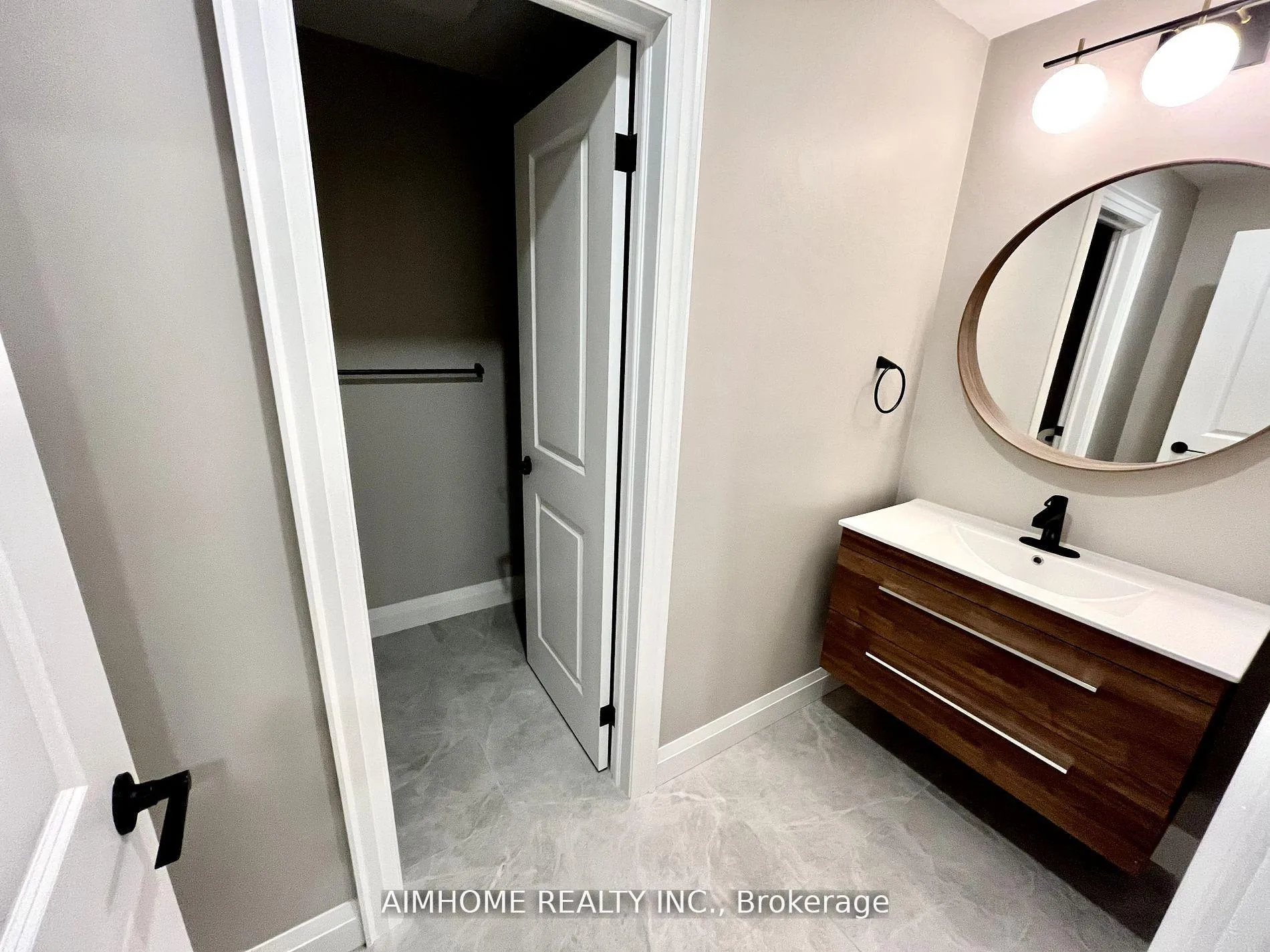 Photo 6 of Unit BSMT, 6 Pine Hill Crescent, Aurora, Aurora Estates — HOMEH