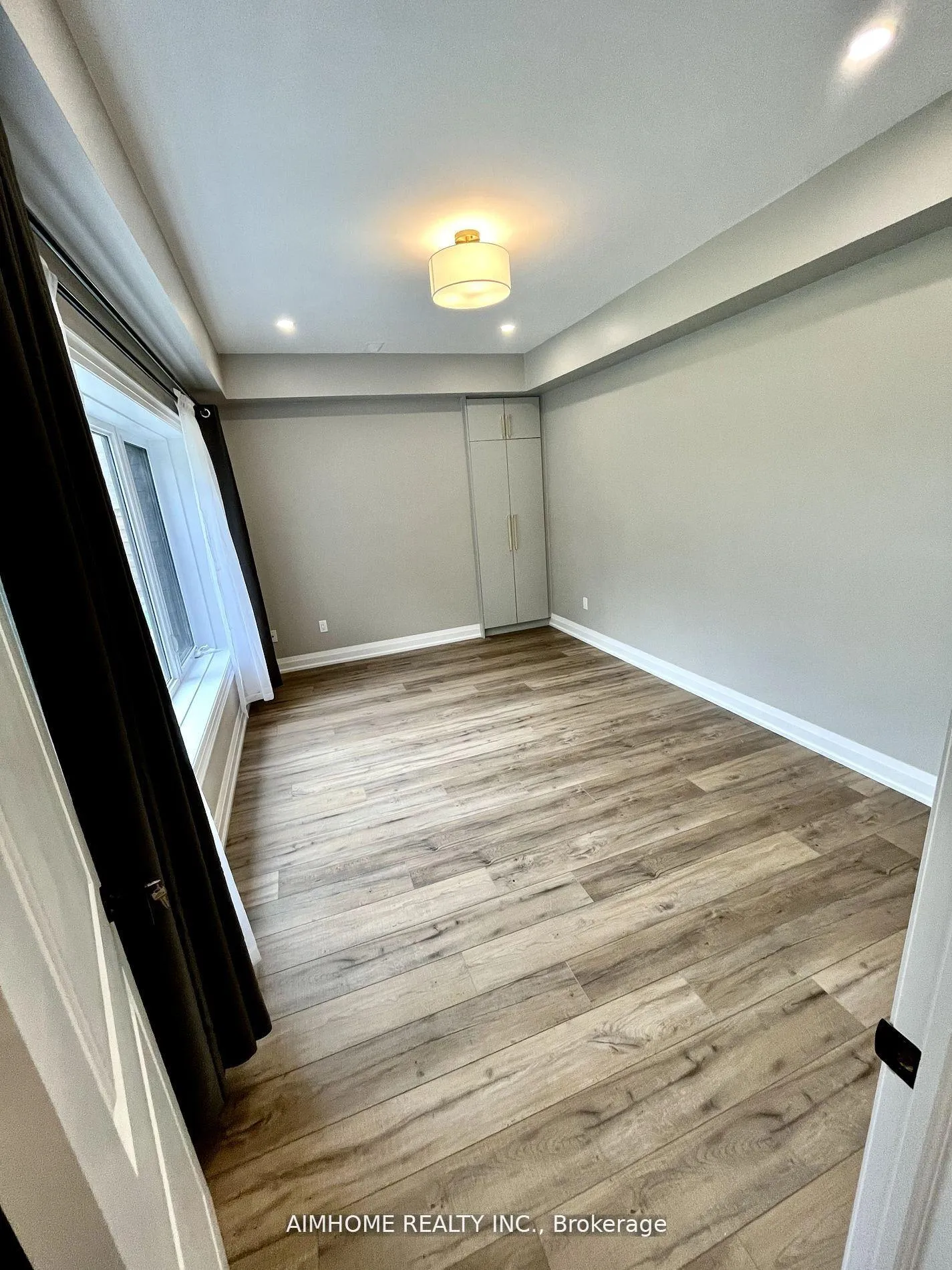Photo 8 of Unit BSMT, 6 Pine Hill Crescent, Aurora, Aurora Estates — HOMEH