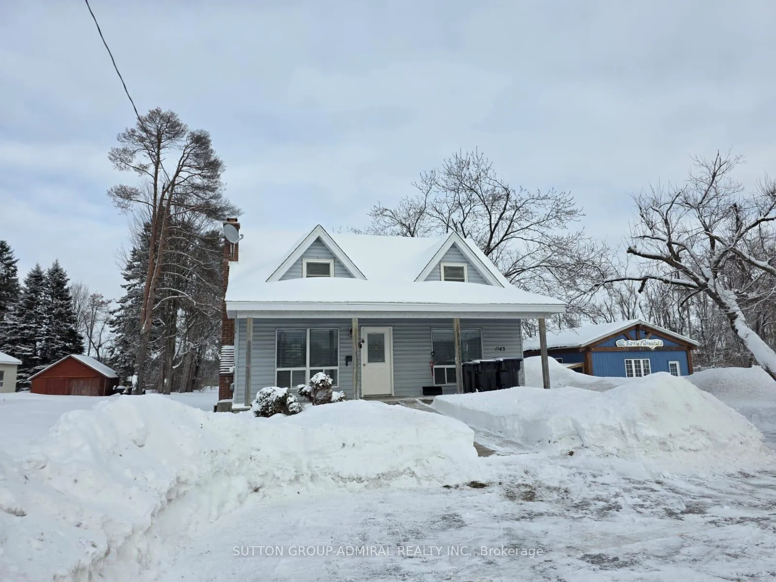 Front of 1143 Bayfield Street