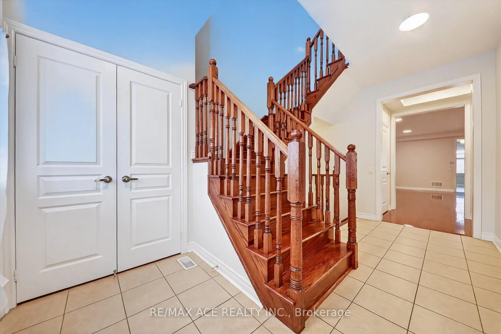 Photo 5 of 26 Newhouse Boulevard, Caledon, Rural Caledon — HOMEH