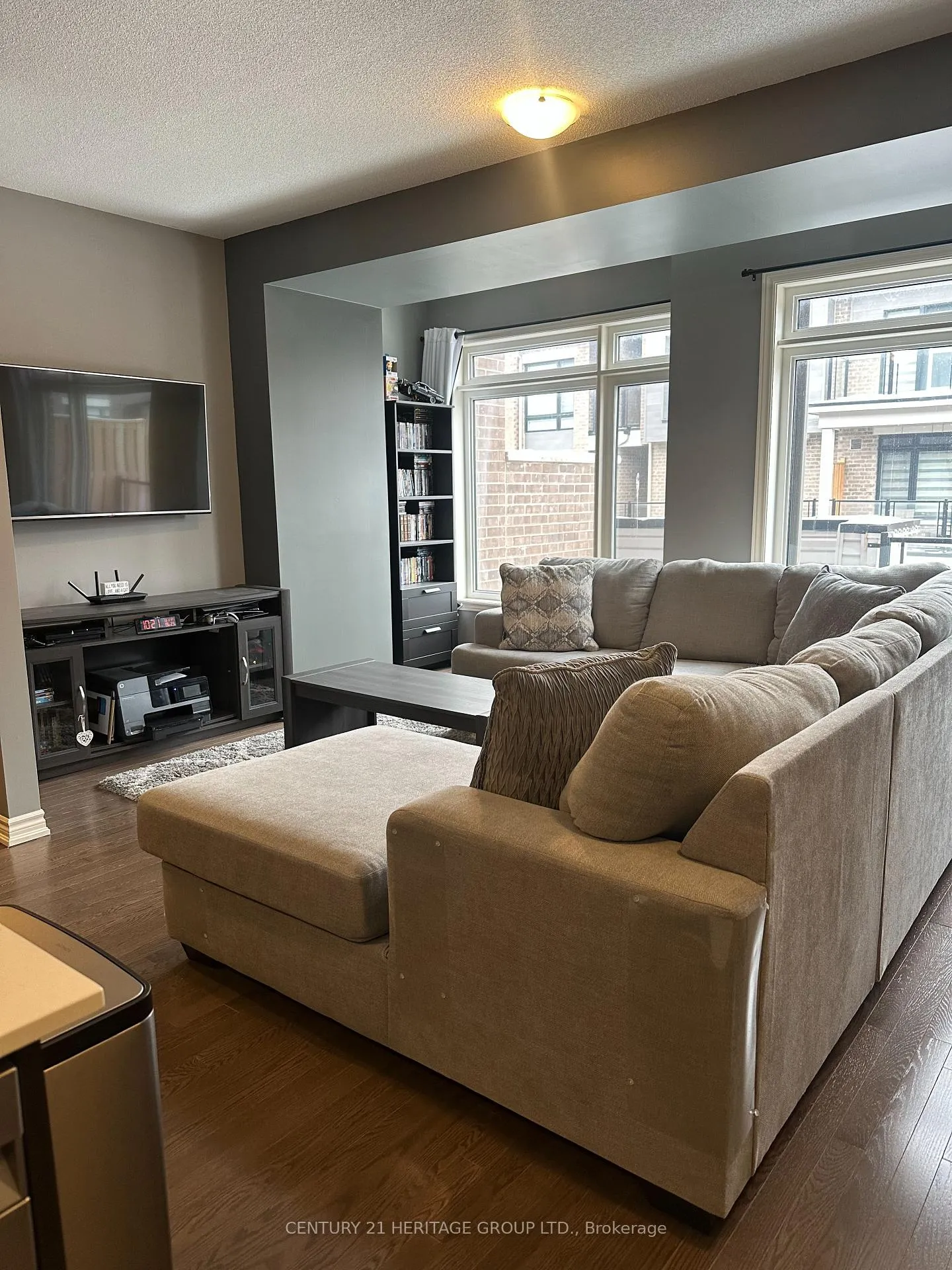 Photo 5 of 44 Elsinore Street, Vaughan, Kleinburg — HOMEH