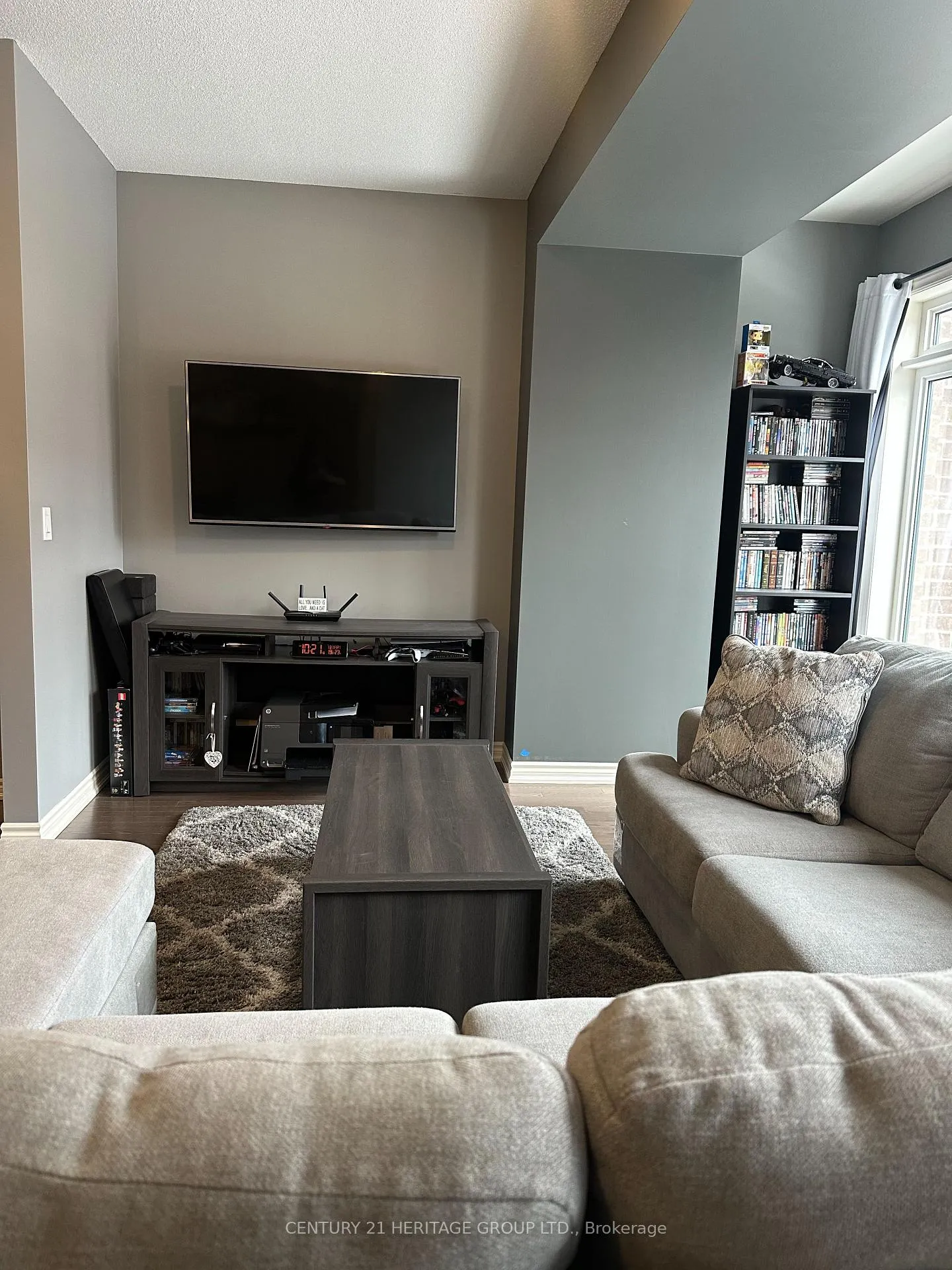 Photo 7 of 44 Elsinore Street, Vaughan, Kleinburg — HOMEH
