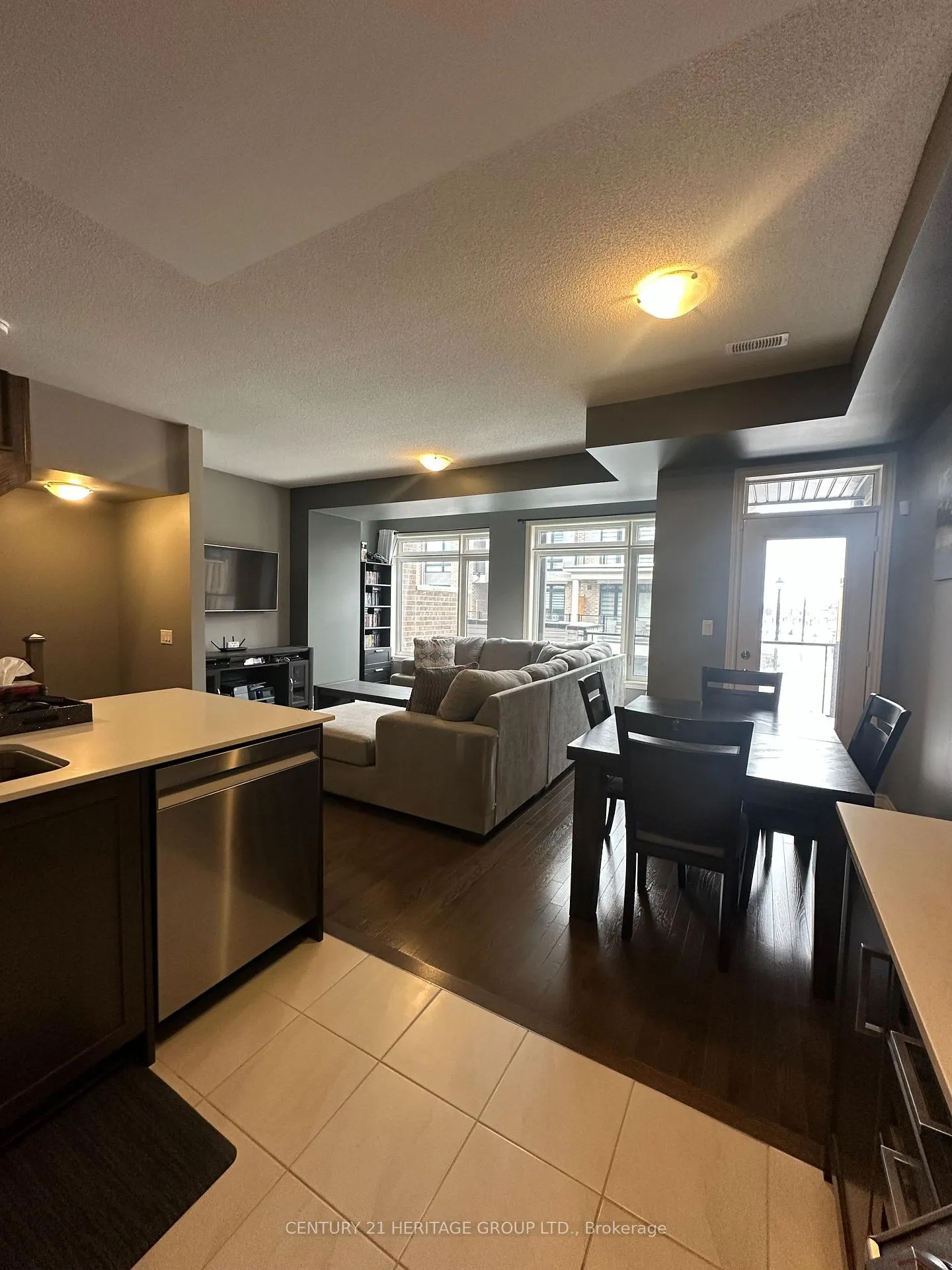 Photo 9 of 44 Elsinore Street, Vaughan, Kleinburg — HOMEH