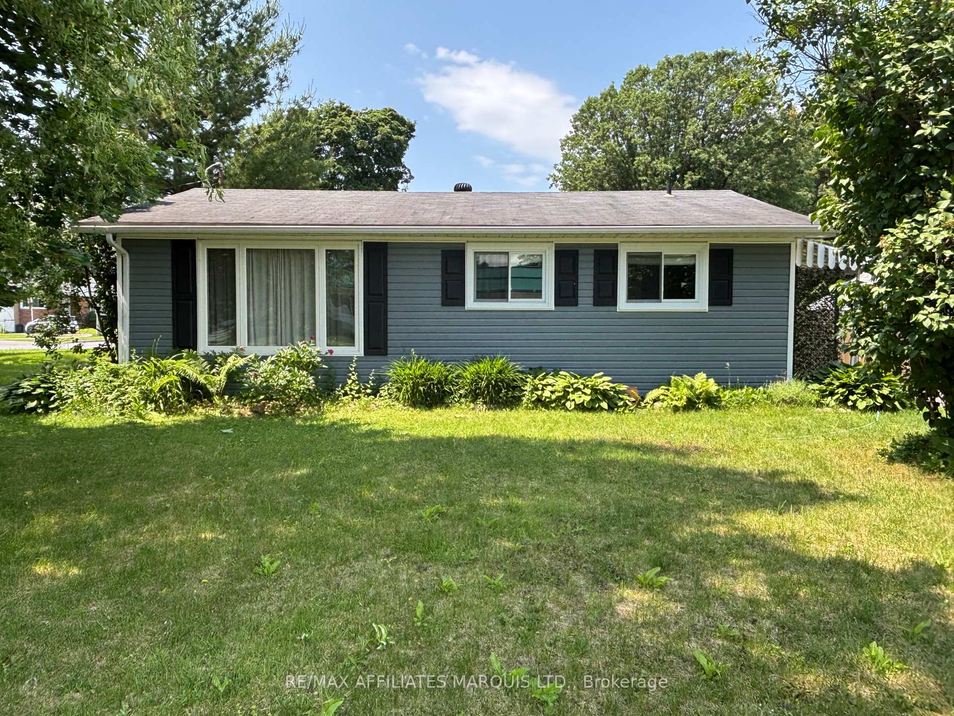 Photo 1 of 1005 Osborne Avenue, Cornwall — HOMEH
