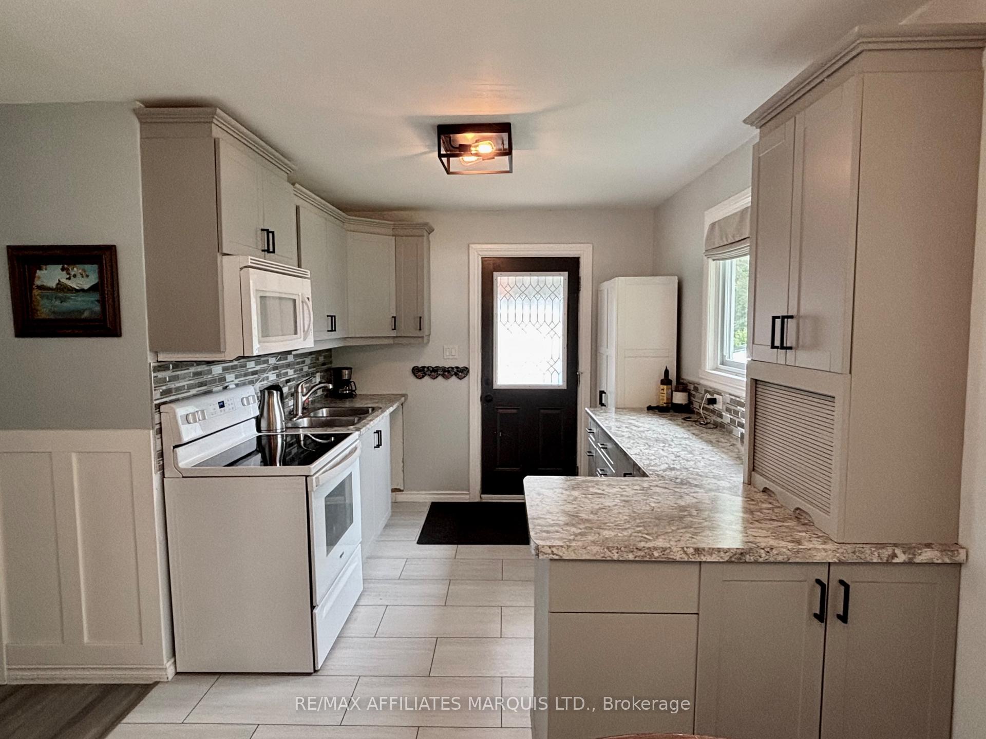 Photo 7 of 1005 Osborne Avenue, Cornwall — HOMEH